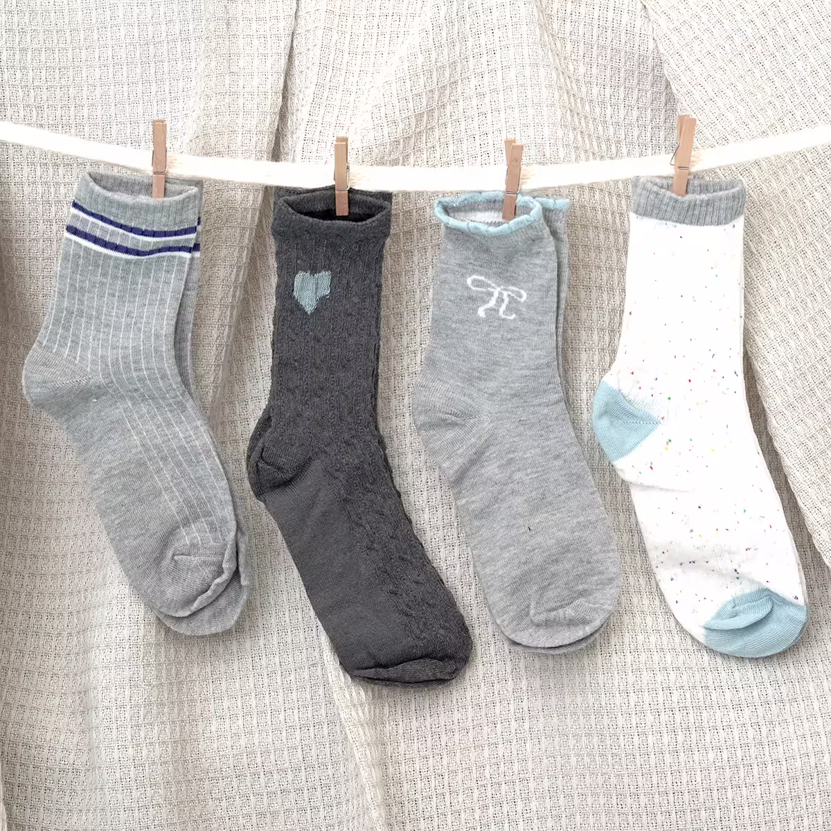 藍灰少女心&times;中筒襪&times;四雙套件襪子組-第1張