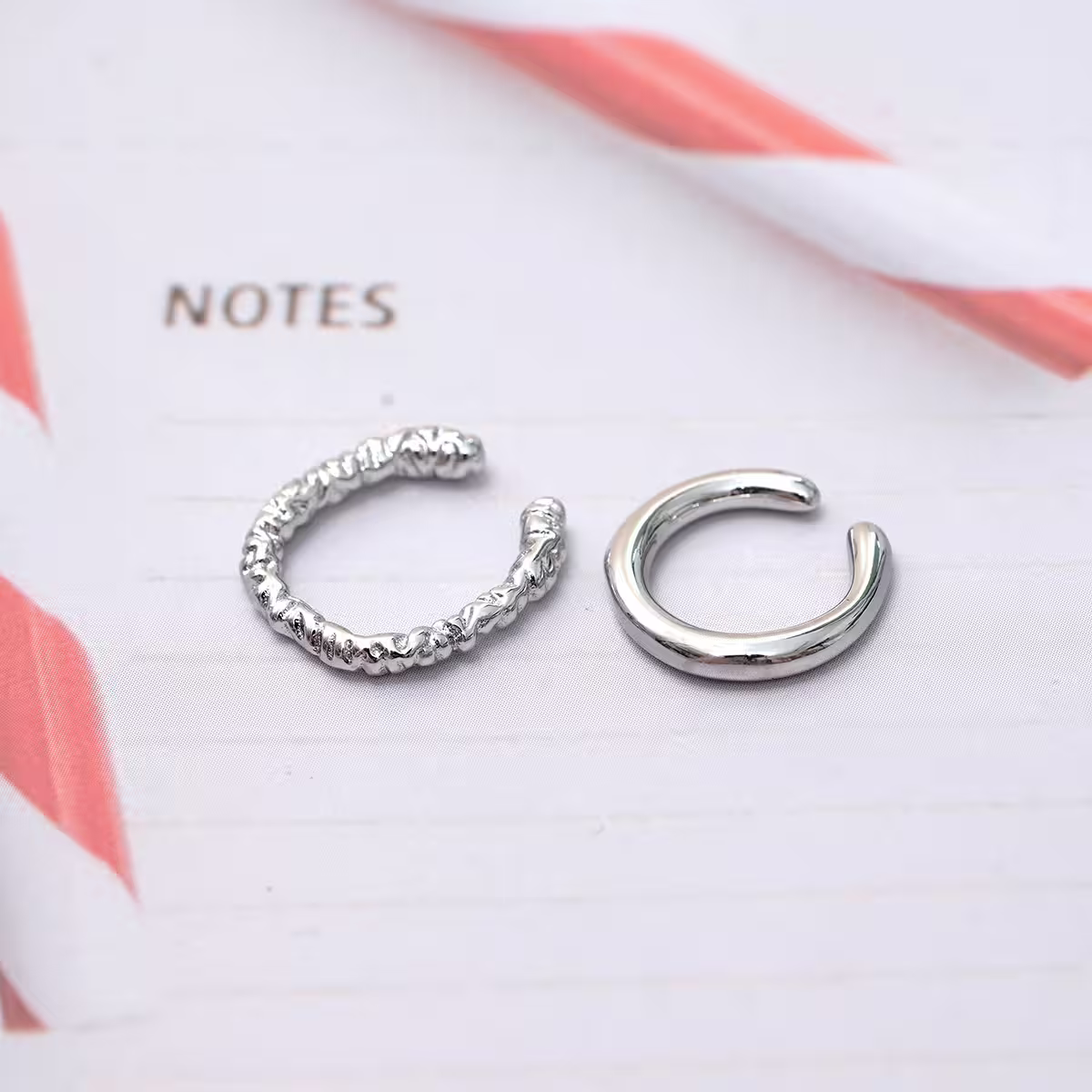 極簡斑斕波紋&times;不對稱U型耳骨夾-第2張