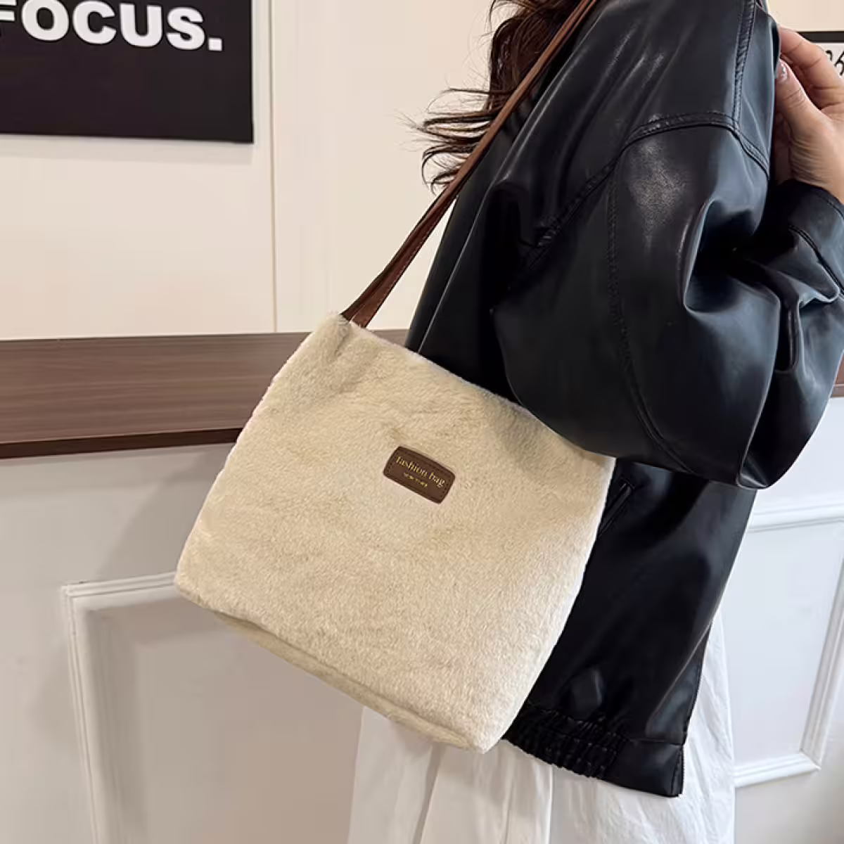 絨毛長方包&times;肩背包&times;米白-第4張