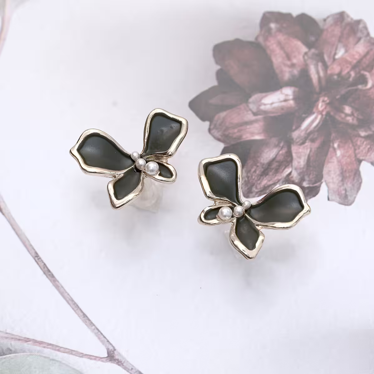 墨色蝴蝶花&times;吊墜耳環-第1張