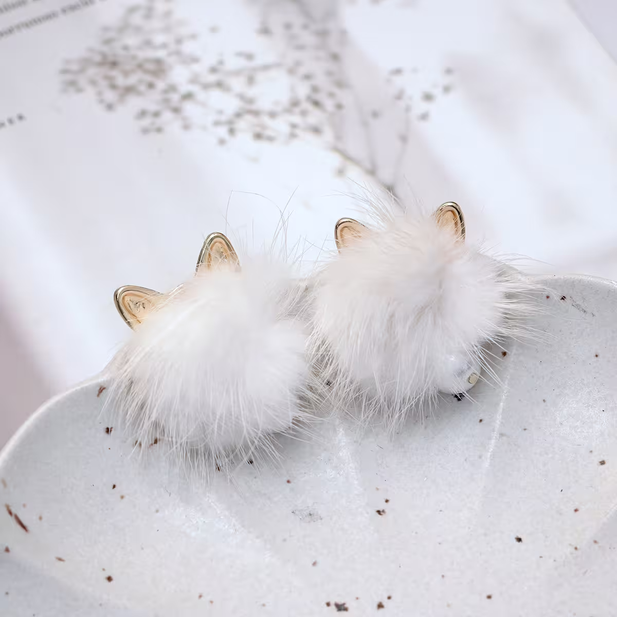 毛絨絨小白貓&times;吊墜耳環-第1張