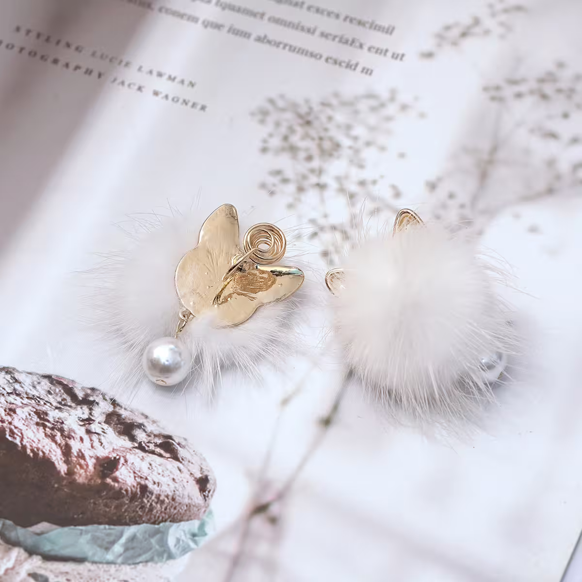 毛絨絨小白貓&times;蚊香盤U型耳夾-第4張