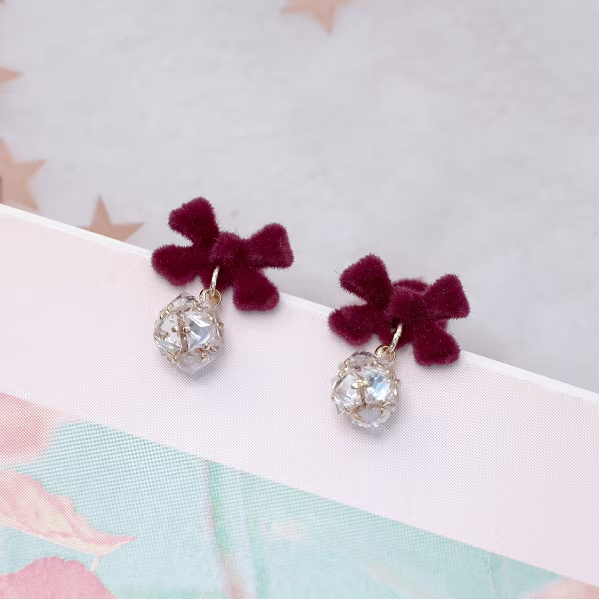 植絨蝴蝶結晶鑽球&times;蚊香盤U型耳夾-第1張