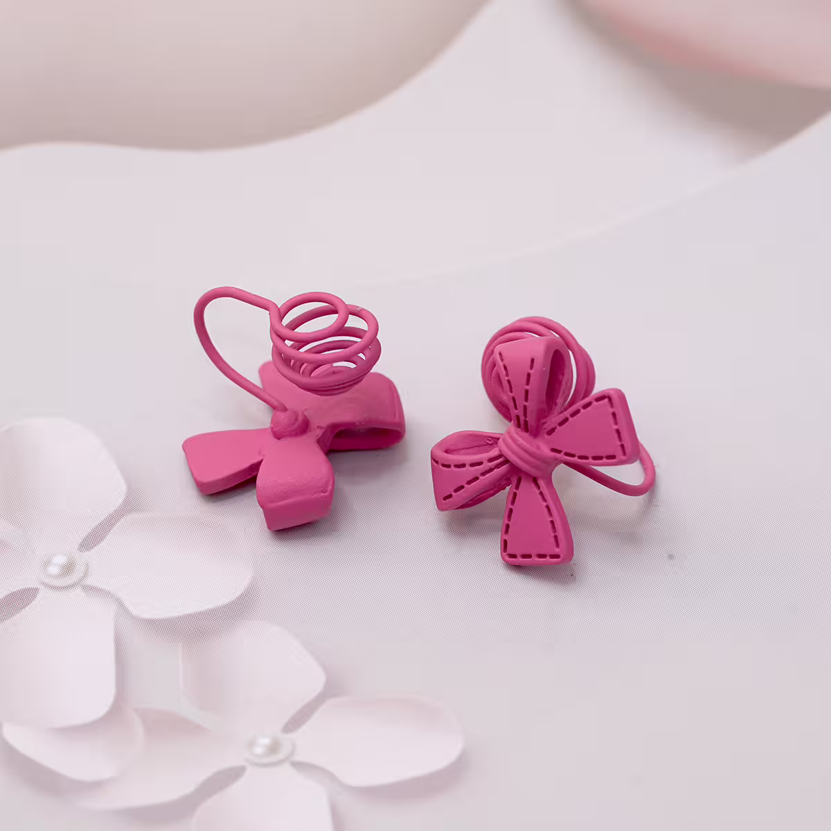 桃紅塗鴉蝴蝶結&times;蚊香盤U型耳夾-第3張