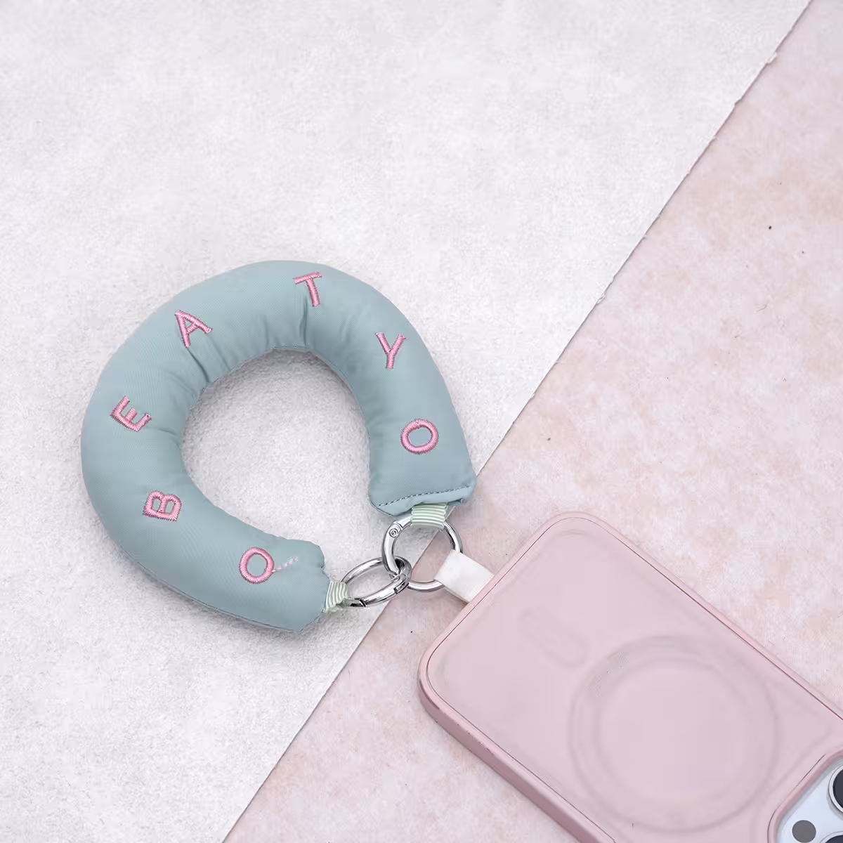 多巴胺澎澎棉字母&times;手機腕帶掛繩&times;藍色-第3張