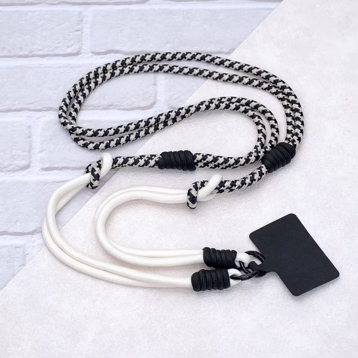 可延長運動風撞色&times;手機斜背&腕帶&times;兩用掛繩&times;黑白千鳥-第1張