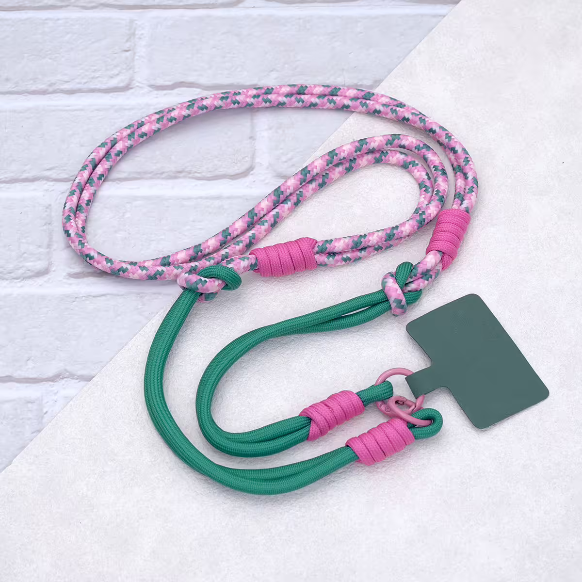 可延長運動風撞色&times;手機斜背&腕帶&times;兩用掛繩&times;綠粉紋理-第1張