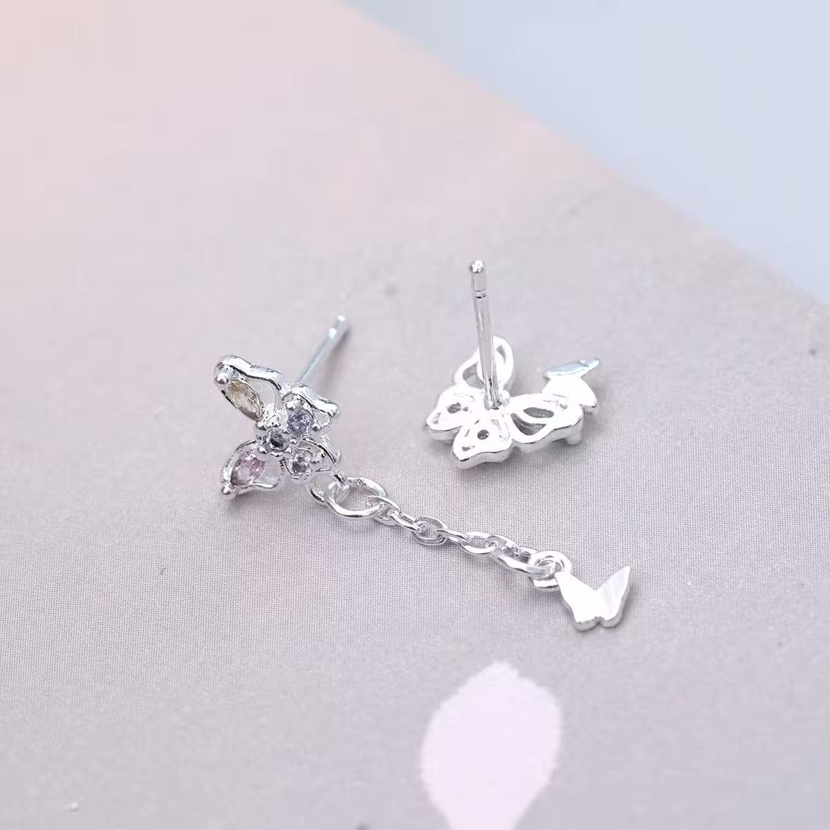 925銀針&times;蝴蝶彩晶&times;不對稱耳環-第3張