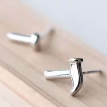 925銀針×鐵鎚與釘子×不對稱耳針