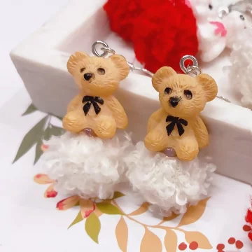 泰迪熊毛毛球×吊墜耳勾×共二色.avif