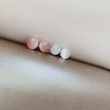 925銀針×嬌粉貓眼石×耳針.avif