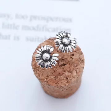 925銀針&times;復古雛菊小花&times;耳針.avif