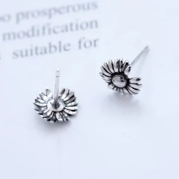 925銀針&times;復古雛菊小花&times;耳針.avif