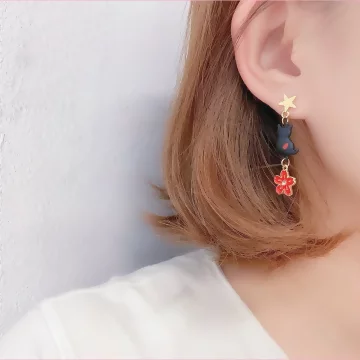 黑貓紅櫻流蘇×不對稱吊墜耳環.avif