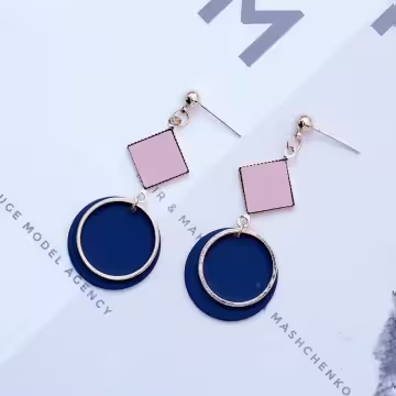 菱型皮革圓環×吊墜耳環×共二色