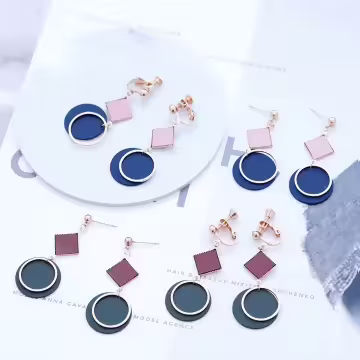菱型皮革圓環×吊墜耳環×共二色