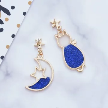 藍色亮片貓咪星月×不對稱吊墜耳環.avif