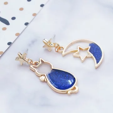 藍色亮片貓咪星月×不對稱吊墜耳環.avif