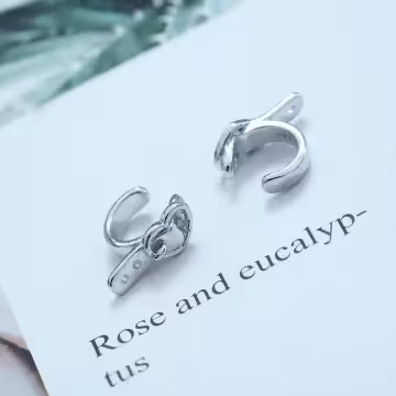 愛心皮帶×U型耳骨耳夾