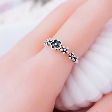 925銀飾×小花花環×開口戒指.avif
