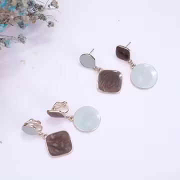 菱圓咖白撞色炫染×吊墜耳環