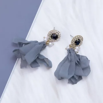閃鑽灰藍薄紗流蘇×吊墜耳環.avif