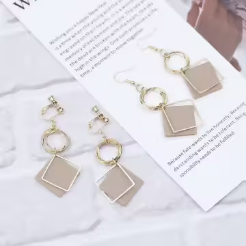 奶茶菱形金屬圓環×吊墜耳勾