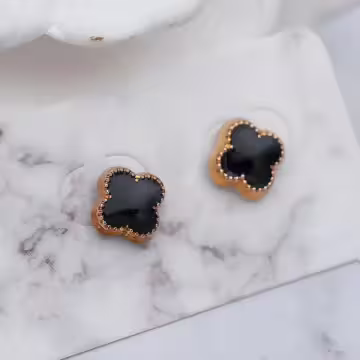 黑色四葉花瓣×磁吸耳夾/裝飾小物