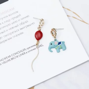 小藍象紅氣球×不對稱吊墜耳環.avif
