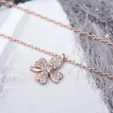 玫瑰金四葉幸運草×鎖骨項鍊.avif