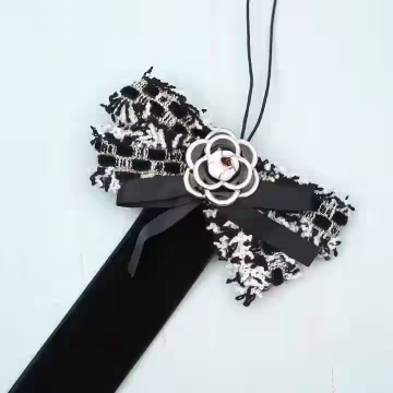 山茶花黑白毛呢×手機腕帶掛繩