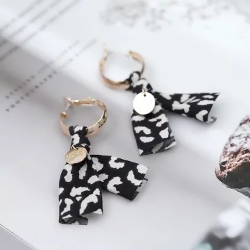 黑白豹紋布藝LOVE×吊墜耳環.avif