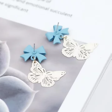 藍領結鏤空白蝴蝶&times;吊墜耳環.avif