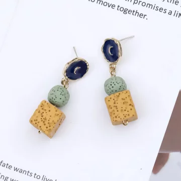 撞色乳酪仿火山石×吊墜耳環.avif