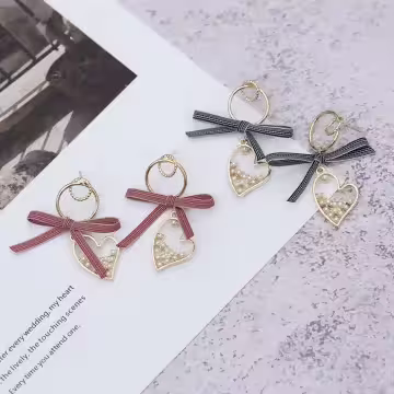 絲帶蝴蝶結愛心小珍珠×吊墜耳環×共二色