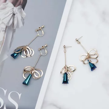 金屬鏤空花瓣藍晶柱×吊墜耳環.avif
