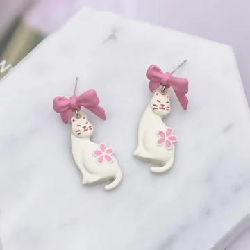 甜美粉櫻小白貓×吊墜耳環.avif