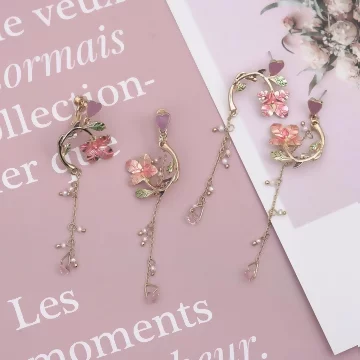 花枝嬌綻×不對稱吊墜耳環.avif