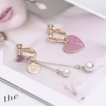 粉紫愛心希臘古幣×不對稱螺旋耳夾