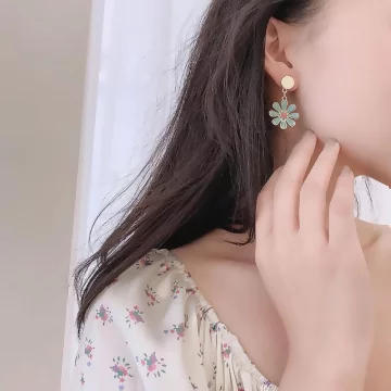綠色雛菊小花×吊墜耳環.avif