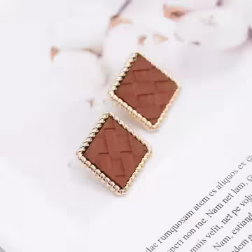 皮革紋咖色菱形×耳環