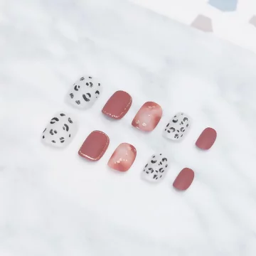 紅褐金箔黑白豹紋霧面×穿戴式手指甲片×二十四入.avif