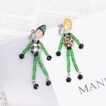 小人偶串珠&times;不對稱螺旋耳夾.avif