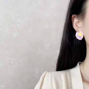鬱金香粉心點點×耳環.avif