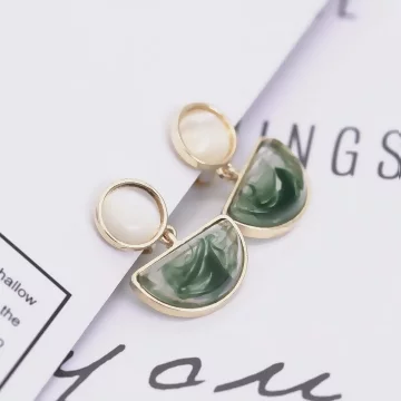 半圓煙綠泫染貓眼石&times;螺旋耳夾.avif
