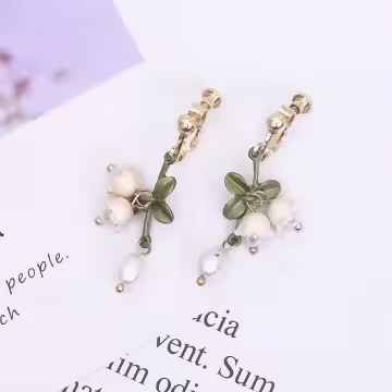珍珠鈴蘭花甜美流蘇×螺旋耳夾