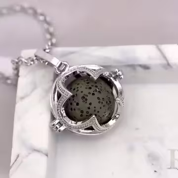 四葉幸運草×薰香火山石×長項鍊