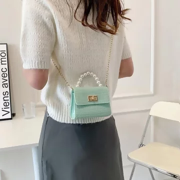 珍珠鱷魚紋時尚方包×金屬鍊條×斜背包×淺綠.avif