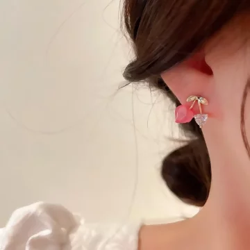 愛心水蜜桃×螺旋耳夾.avif
