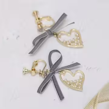 絲帶蝴蝶結愛心小珍珠×螺旋耳夾×共二色